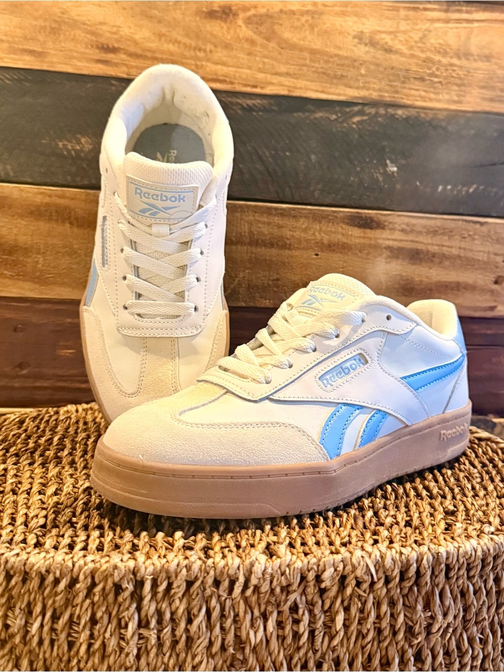 Women’s Leather/Suede White Blue Sneakers Sz 7